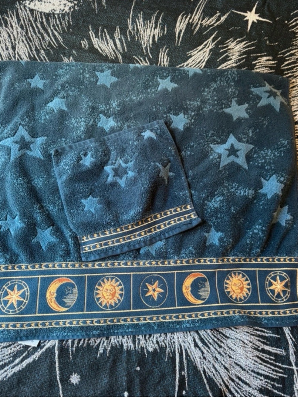 90s Celestial Springmaid Bath Towel & Rag set